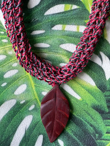 Bio- jóias TIKUNA com fibras de Tucum e Pau Brasil