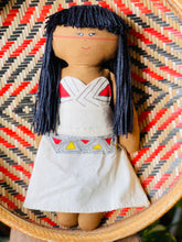 Carregar imagem no visualizador da galeria, Boneca Indígena Totchimaünã