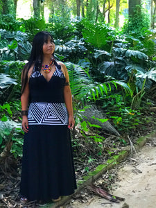 Vestido preto com grafismo Indígena Tikuna
